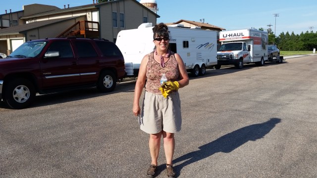 2017-07-13 Sherry in caravan leaving Kansas
